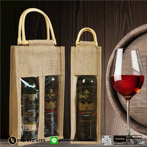รับผลิตกระเป๋าใส่ไวน์ กระเป๋าใส่ขวดไวน์ ของขวัญไวน์ ผ้ากระสอบ รับสกรีนโลโก้กระเป๋า กระเป๋าผ้าปอ รับสกรีนโลโก้กระเป๋ารักษ์โลก กระเป๋าทูโทน กระเป๋าผ้าลินินขนาดใหญ่ กระเป๋าผ้ามูจิ 