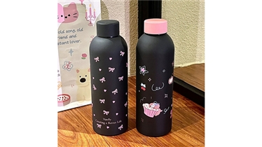 ยกระดับของพรีเมียมด้วยงานสกรีนคุณภาพที่ใส่ใจทุกรายละเอียด